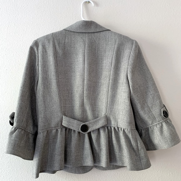 Beautiful gray blazer/jacket - Picture 2 of 2